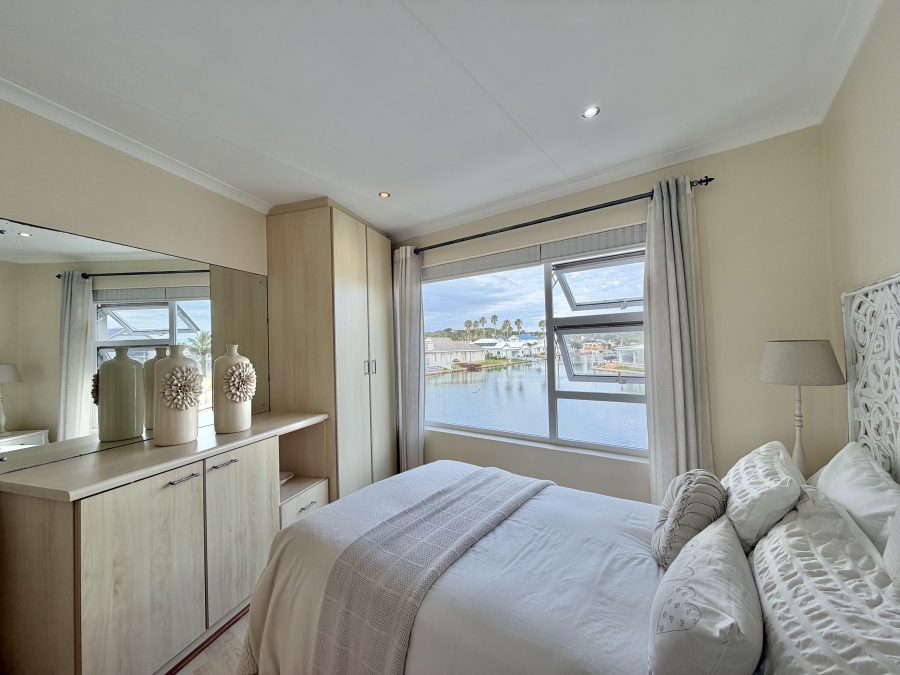 6 Bedroom Property for Sale in Marina Martinique Eastern Cape